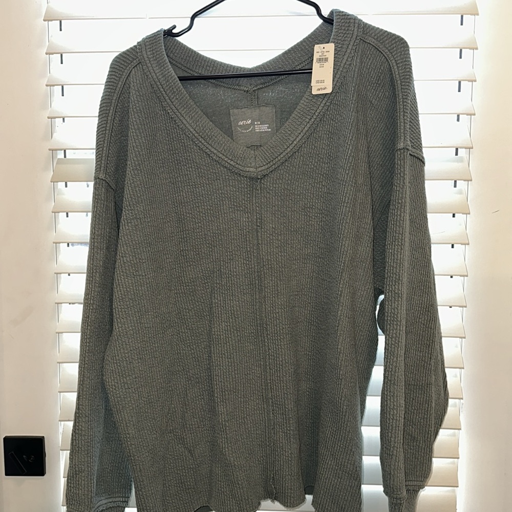 Aerie Women's Green V-neck sweater • size medium • brand new!